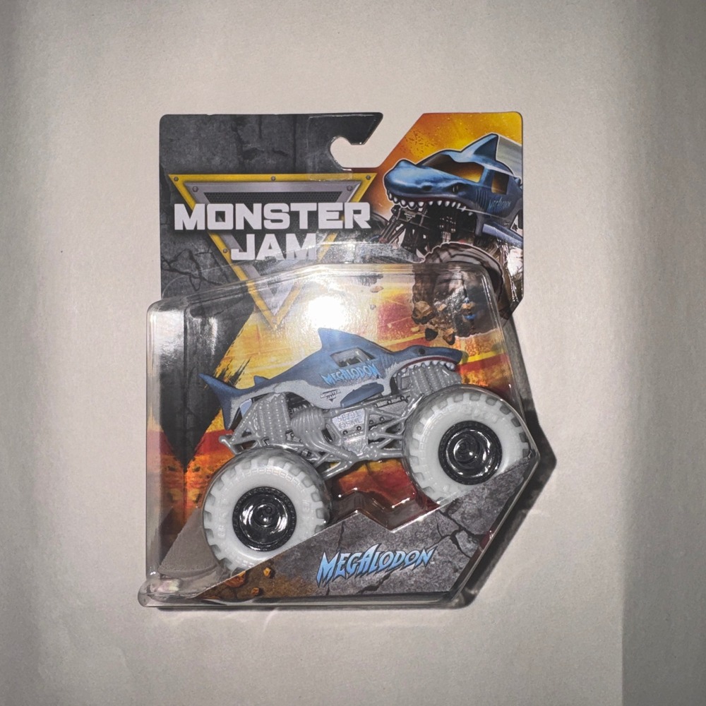 Monster Jam Megalodon 1:64 Die-Cast Monster Truck Blue White Tires Series‎ 01